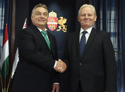 Fidesz:Köszönjük István, hogy ma ilyen szép fővárosunk van, amely biztos lábakon áll, és amire mindannyian büszkék lehetünk