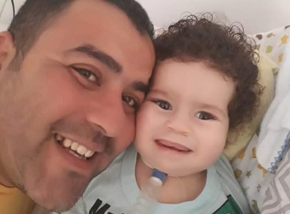 Meghalt a kisfiú, mivel az apja elitta az adomány pénzt