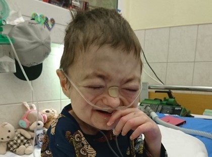 Farkas Ricsike megint kórhzába került, az édesanyja elkeseredett levelet írt ki