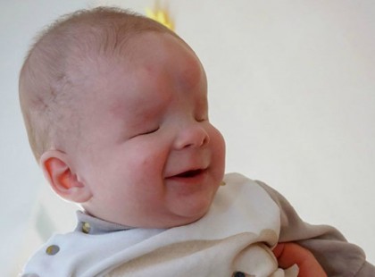 Vakon született babát hagytak a kórházban, örökbefogadókat keresnek a picikének