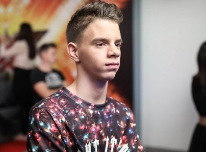 Botrány!Mata Ricsi nem egyszer félmilliót is megkeresett a szüleinek, de enni nem kapott tőlük.Milyen szülő az ilyen?