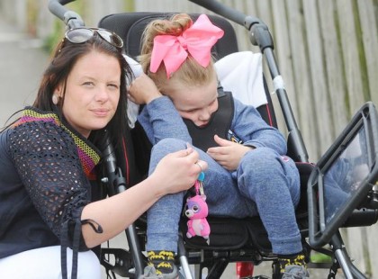 Figyelem!Vigyázzatok!A gyönyörű kislányom megbénult, mert minden nap EZT az ételt ette