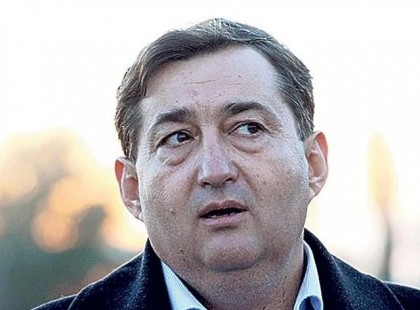 Röpködnek a milliárdok: a fideszes kisgömböc újabb iparágat kebelezett be
