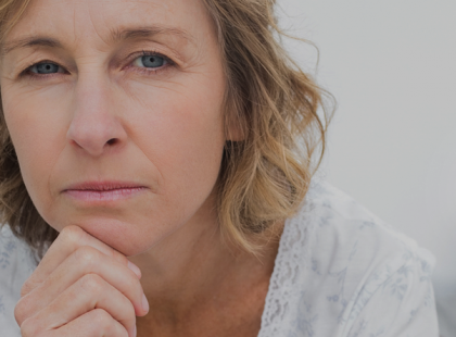 Csak bebújt az ágyba és megtette. A férje oda se mert nézni, aztán nem szólt hozzá reggelig