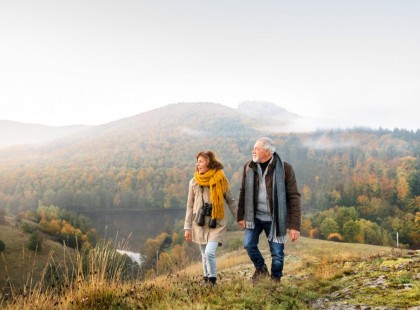 Szakértők állítják: minden embernek 55 évesen nyugdíjba KÉNE MENNIE, hogy tudjunk még élni és pihenni