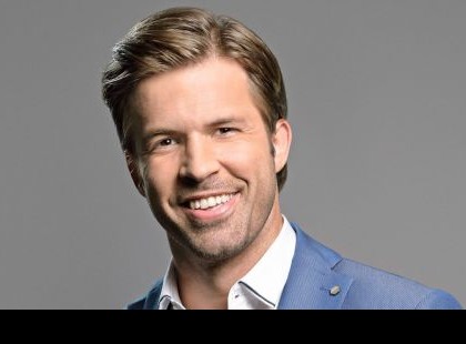 Bejelentette Sebestyén Balázs, amitől mindeki ledöbbent : örökbe fogadta a gyerekeket!