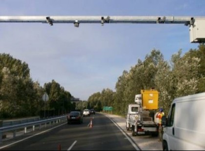 A VÉDA szupertraffipax-hálózat 13 szabálysértést tud rögzíteni, mutatjuk miket és mi a pontos büntetési tétele.