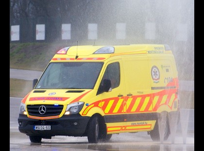 Borzalmas!!! 62 éves férfi lett hirtelen rosszul fél 8-kor Ajkán – szirénázva rohantak a mentők a helyszínre! Még a legtapasztaltabb szakembereket is meglepte a látvány, ami őket fogadta…..