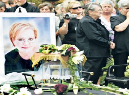 Cserháti Zsuzsa fia: Nincs pénzem kigazolni anyám sírját