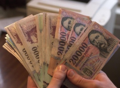 ITT a nagy bejelentés : BÉREK, FIZETÉSEK, MINIMÁLBÉR 2019, GARANTÁLT BÉRMINIMUM 2020! Ennyi lesz a fizetésed 2020. január 1-től ha minimálbéres vagy garantált bérminimumos vagy! >>>>