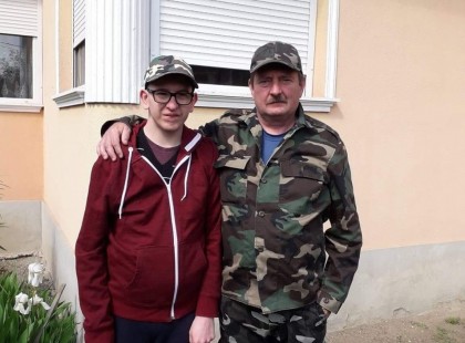 A képen Gyuri bácsi, aki a kamionjával 20 métert zuhant. és elhunyt. Megint a vétlen lett az áldozat..