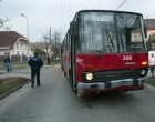 13 éves kislány szíve állt meg a 77-es trolin, a sofőr mentette meg