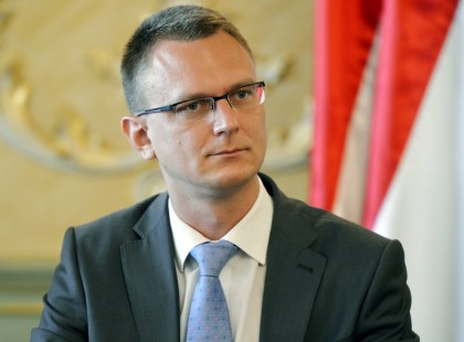 KÖZLEMÉNY!! Rétvári BENCE A közölte nagy hírt! Újabb plusz pénznek örülhet minden magyar nyugdíjas!