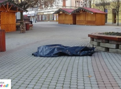 Elvették a közteresek a férfi takaróját, és kabátját. Ma reggelre megfagyott