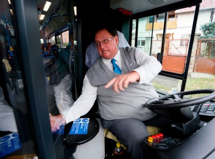 17 éves gyerek megvert egy buszsofőrt, aki rászólt, hogy ne üvöltsön a zene, mert zavar másokat