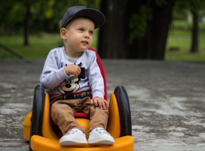 Friss hírek érkeztek Leventéről: rohamtempóban javul az SMA-s kisfiú állapota – videó