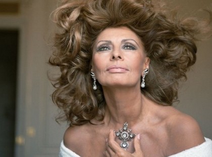 A 85éves Sophia Loren lepipálja a fiatalabb filmcsillagokat! A színésznő megosztja velünk szépségének a titkait