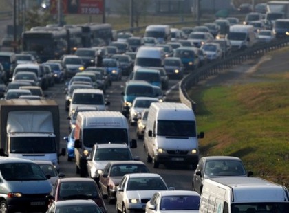 10 kilométeres gigadugó az M1-esen!