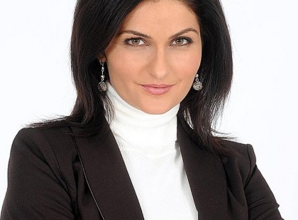 Ohhhh :-) Így még biztosan nem láttad Varga Izát, a Barátok közt Nóráját…..fehérneműre vetkőzött….lehet, hogy nem kellett volna….