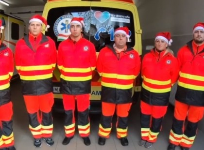 Ezt látnod kell! Karácsony alkalmából különleges videóval készült a magyarországi Országos Mentőszolgálat