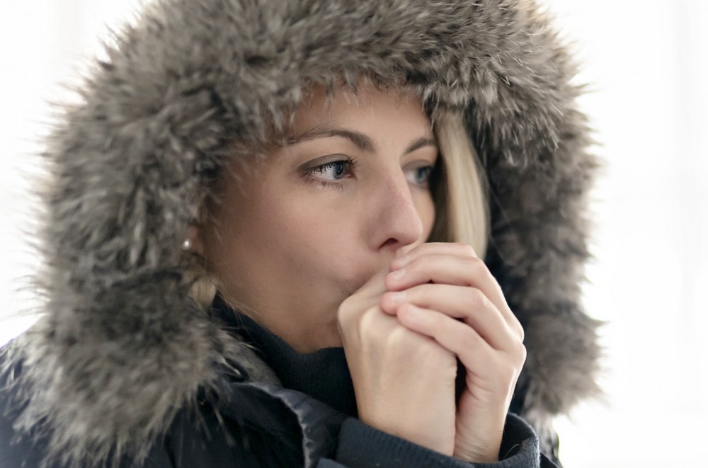 Cold much. Женщины мерзнут больше мужчин.