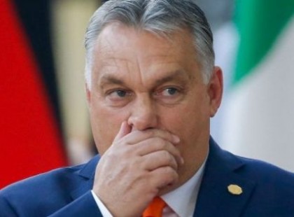 Orbán Viktort brutálisan kifütyülték a cseh tüntetők – videó