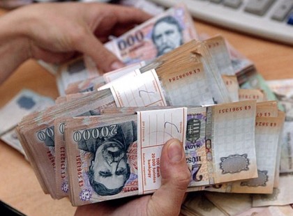 Betettem egy millió forintot a bankba, had hozzon kis pénzt, gondoltam…. Nem fogod kitalálni, hogy 5 év után mennyit vettem ki