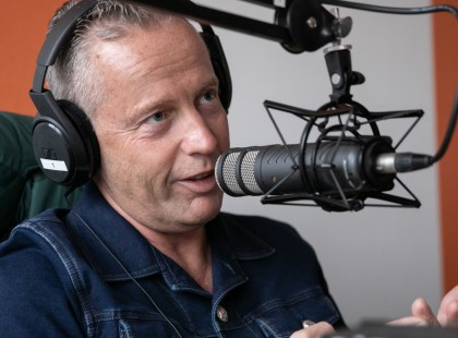 Élő !Schobert Norbi tovább folytatja ,záporoznak a negatív kommentek . itt a videó :