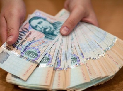 ÚJ TÖRVÉNY!!! Ezek a 65 év feletti magyarok életük végégi rendszeres havi életjáradékot fognak kapni >>> LESZ, aki 80- 100 EZER FORINTRA számíthat a nyugdíja mellé minden hónapban! SZINTE BÁRKI SZÁMÁRA ELÉRHETŐ A PROGRAM