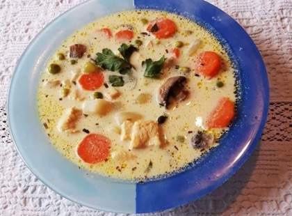 Tárkonyos tejszínes csirkeragu leves citromosan receptje <3