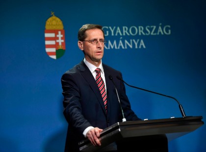 2020. MÁRCIUS 2-ÁN sok család kap PLUSZ PÉNZT A CSALÁDI PÓTLÉK MELLÉ! Összesen 295.000 forint plusz családi pénzről van szó!A legtöbben nem is számítottak rá, így nagyon fognak örülni!