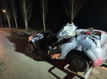 A tegnap esti viharban egy fa dőlt az 54 éves férfire Veszprémnél..sajnos azonnal meghalt -nyugodjék békében