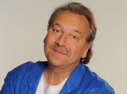 Így néz ki Bajor Imre sírja. Alig lehet ráismerni már