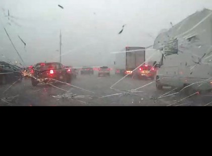 Jégeső pusztított Békés megyében ,az összes tűzoltót behívták dolgozni!Nincs még vége ezekben a megyékben kiadták a riasztást: