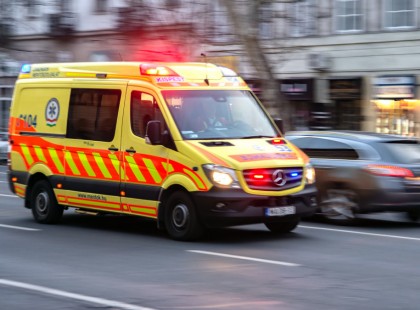 A színpadon lett rosszul, újra kellett éleszteni a magyar énekest