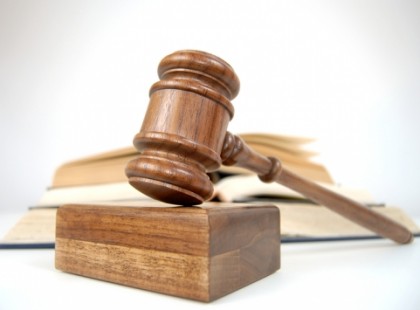 Végrehajtói letiltás – így változtak a szabályok! Mostantól így vonnak le a nyugdíjból, munkabérből,rokkantsági járadékból, GYED-ből, családi pótlékból >>>