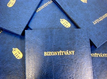 2020-ban mindenkinek 2 okj tanfolyam jár teljesen ingyen, 100%-os állami támogatással! Kortól és jövedelemtől függetlenül jár Önnek is!!! Használd ki a lehetőséget és jelentkezz a legjobbakra! ITT A TELJES LISTA megyék szerint – MUTATJUK MIT TANULHATSZ TELJESEN INGYEN!