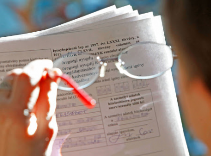 24 HÉTRE visszamenőleg kaphatnak pénzt MAGYAROK SZÁZEZREI! EZ a K04-es nyomtatvány kell hozzá! Akár 200 ezer forintnál is több pénz járhat! Részletek itt >>>