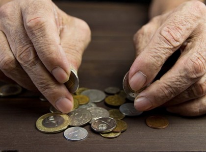 EZ ám a MEGLEPETÉS! 4%-os nyugdíjemelés JANUÁRIG visszamenőleg a magyar nyugdíjasoknak!