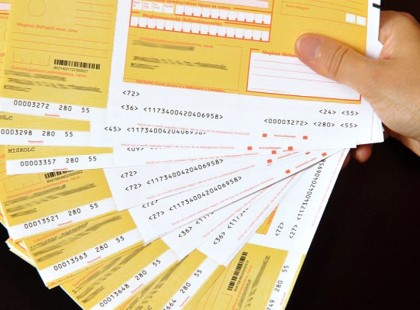 Kőkemény VÁLTOZÁS A SÁRGA CSEKKEKNÉL! EZ nagyon fog fájni! és már életbe is lépett!!! Csak sajnos a lakosságot elfelejtették tájékoztatni – PEDIG SÚLYOSAN érinti a pénztárcádat!!!!