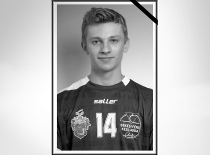 Mély fájdalommal, és megtört szívvel tudatjuk, hogy Tóth Tibor a mai napon elhunyt..