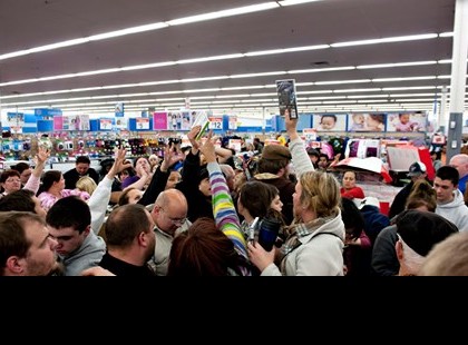 Az ételért verekednek a Bukaresti Lidl-ben az emberek- videó