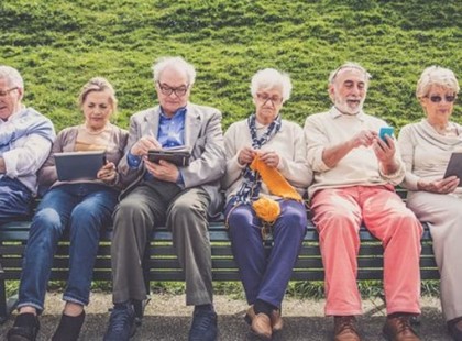 Idősek mondják el, miért vannak az utcán !Döbbenetes videó Budapest utcáiról.Ezt nézzétek :O