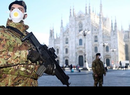 Koronavírus: 250-en haltak meg egy nap alatt Olaszországban, eközben a diagnosztizált fertőzöttek száma több mint kétezerszázzal 17 660-ra nőtt.