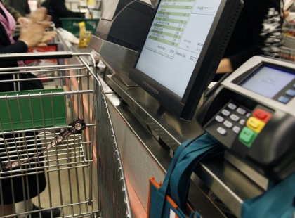 A nyugdíjasoknak külön vásárlási órát vezetnek be a boltok!