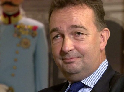 „Olyan, mint egy influenza, csak lassabban múlik” – Kigyógyult a koronavírusból az utolsó magyar király unokája is