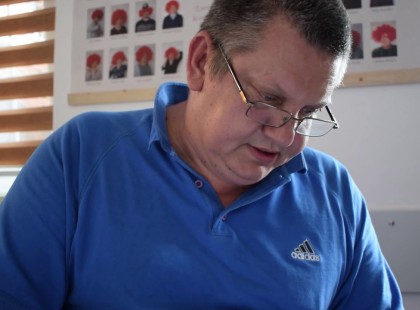 Egy töritanár: Nem adok házi feladatot, és nem terhelem a diákokat, mert most ez NEM fontos..miközben emberek halnak meg a világban..