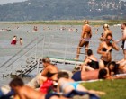 Megrohamozták a kirándulók a Balatont, százával kellett elküldeni őket