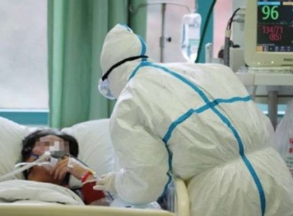 Drámai döntés? A 60 év feletti koronavírusos betegeket már nem kapcsolják lélegeztetőgépre