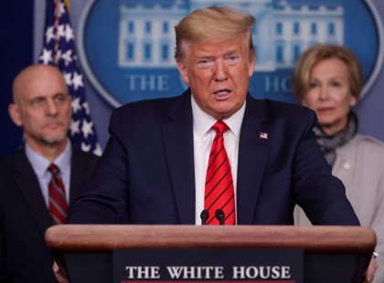 21.700 beteg halt meg .Katasztrófa sújtotta területté nyilvánították az USA minden tagállamát. Egyesült Államokban 550 ezernél is több a diagnosztizált vírusfertőzöttet tartanak számon .